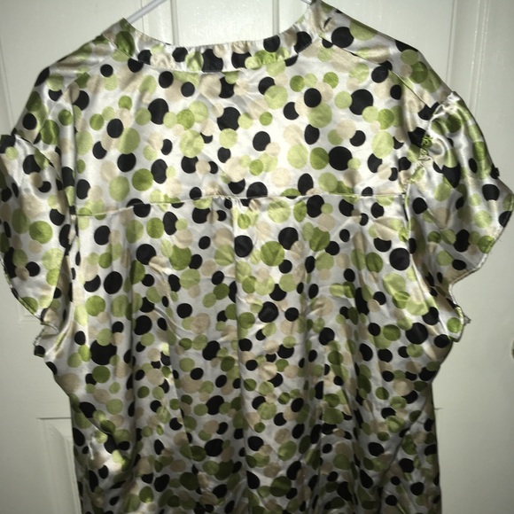 Green/Tan polka dot top - Picture 3 of 3